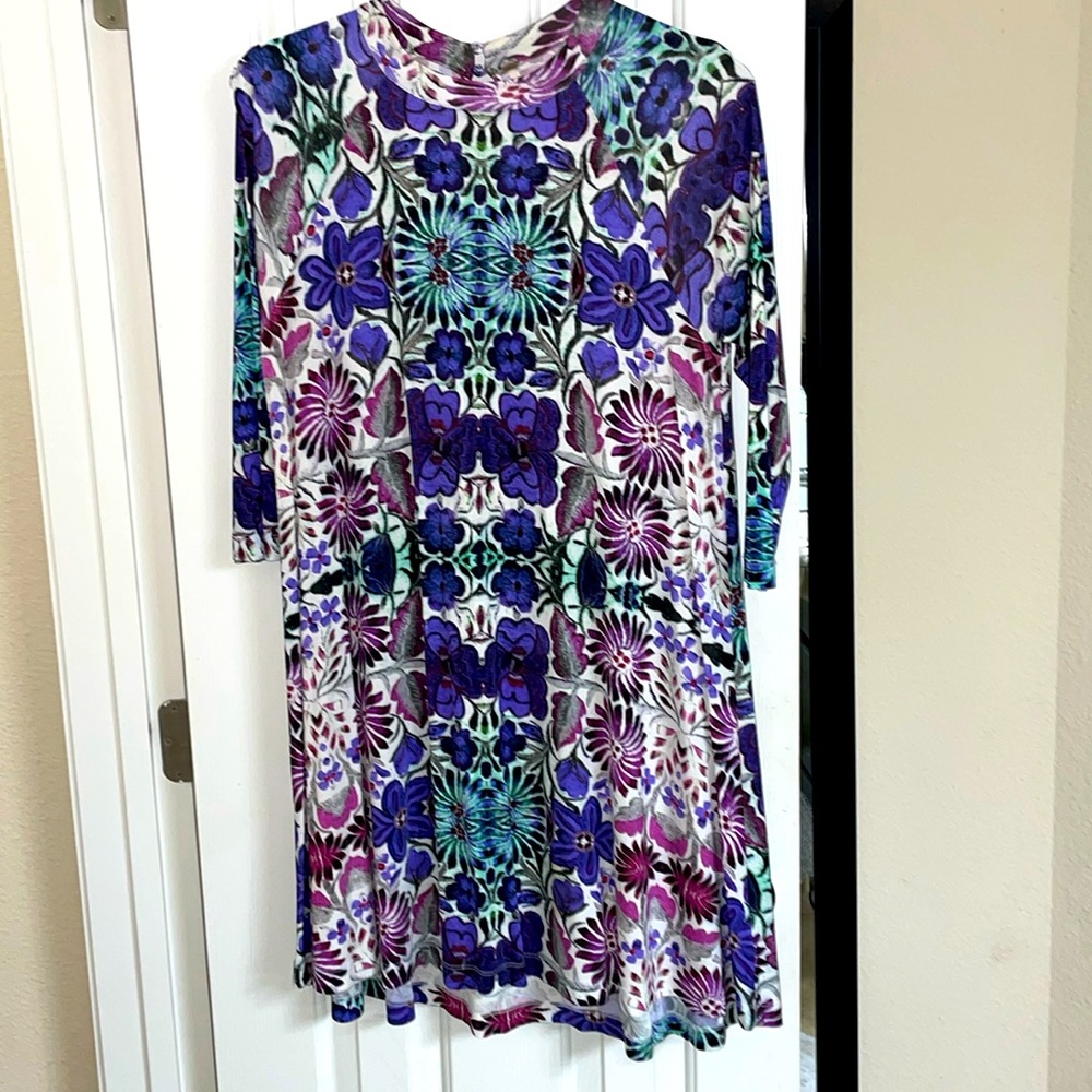Free People A Line dress . Purple floral keyhole back . EUC